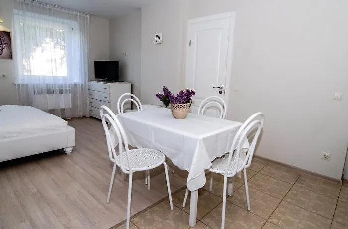 בית הארחה Elena פלאנגה