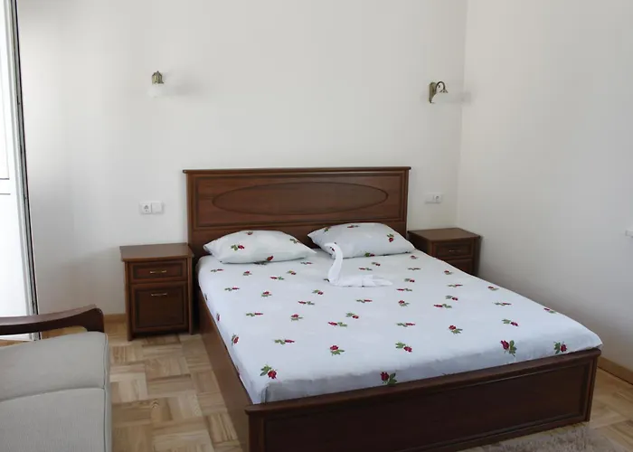 Elena בית הארחה 3*